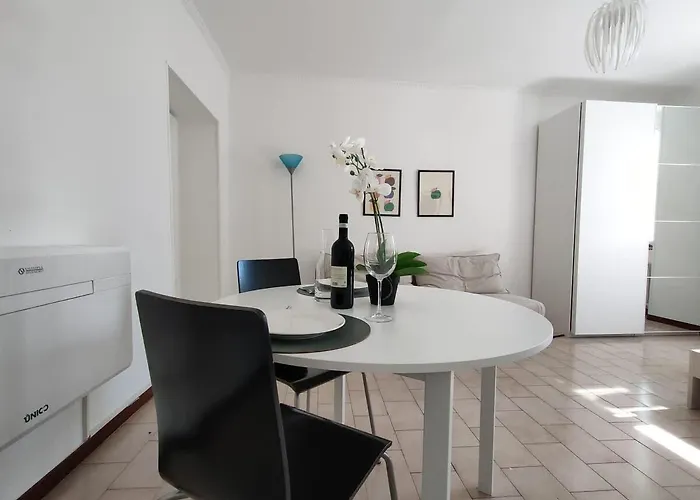 Lavi - Lakeside L&b Apartament